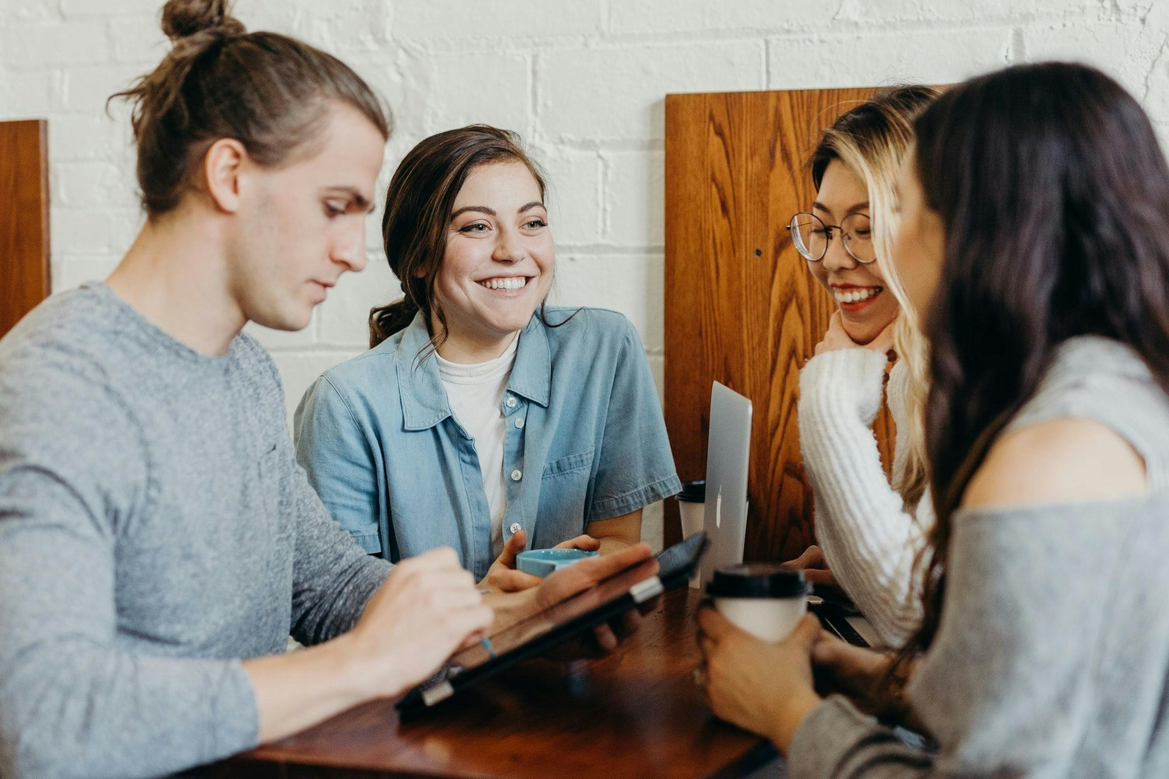 6 Tips to Help You Run an Effective Hybrid Team Meeting